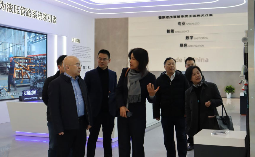 2023年12月13日，Parker中国FCG工厂总经理黄英一行莅临广发体育参观互换。